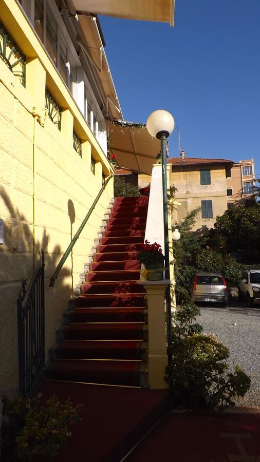 Hotel Azzurro วาราซเซ ภายนอก รูปภาพ