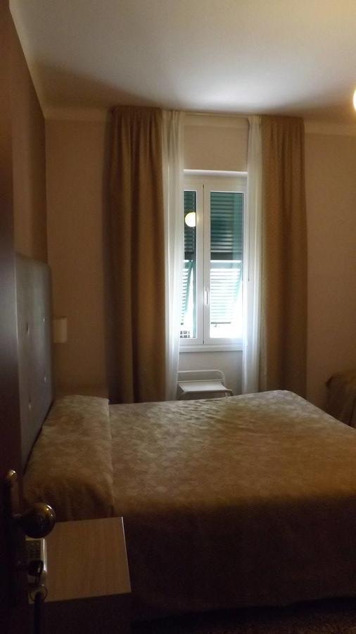 Hotel Azzurro วาราซเซ ภายนอก รูปภาพ