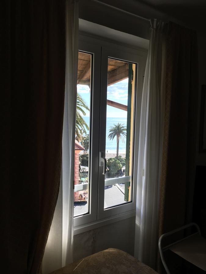 Hotel Azzurro วาราซเซ ภายนอก รูปภาพ